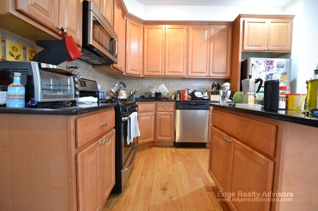 Building Photo - 29 Henshaw St