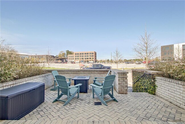 Foto del edificio - 580 Heatherden Ave