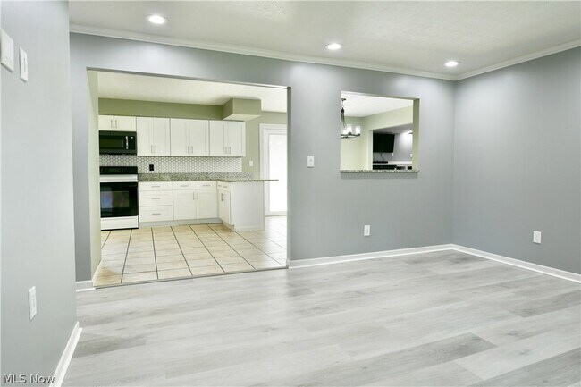 Foto del edificio - 5794 Merwin Chase Rd