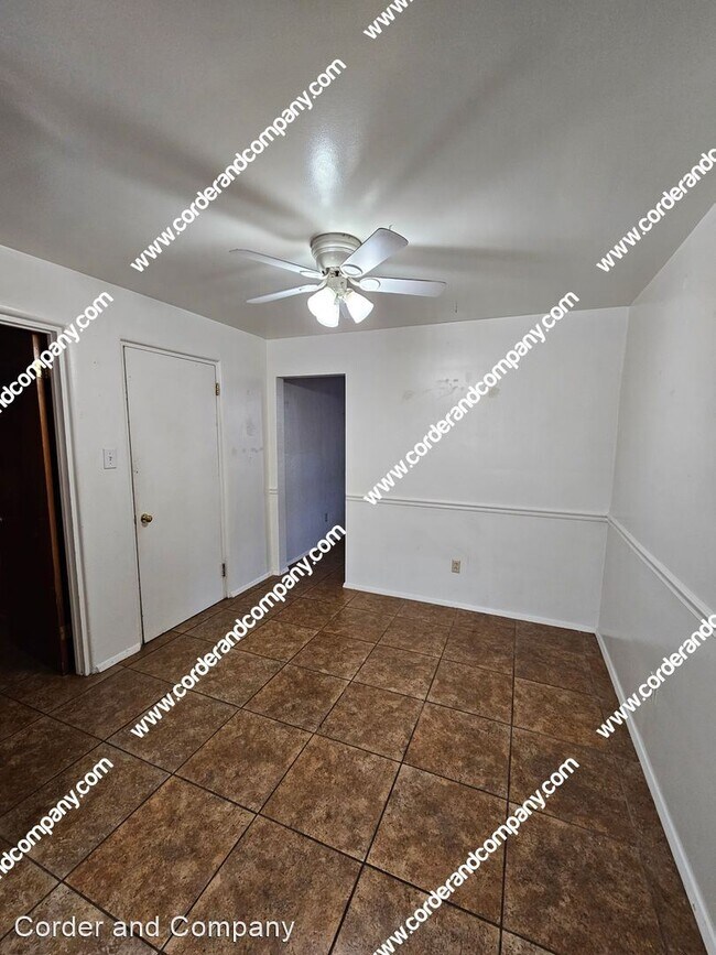 Building Photo - 3 br, 2 bath House - 2415 Wisconsin NE