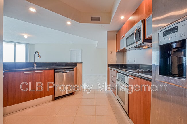Building Photo - 241 Riverside Dr