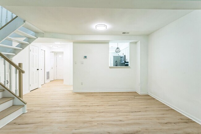 Building Photo - Charming 3BR Townhome in Charlotte