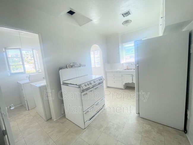 Foto del edificio - 5756 Pickering Ave