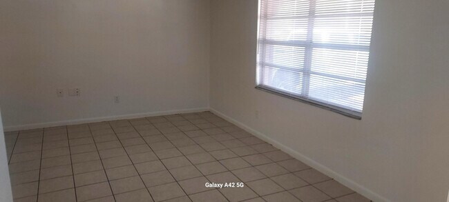 Foto del edificio - 2039 Woodbridge Ln