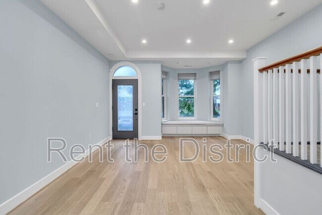 Foto del edificio - 1239 Kenyon St NW