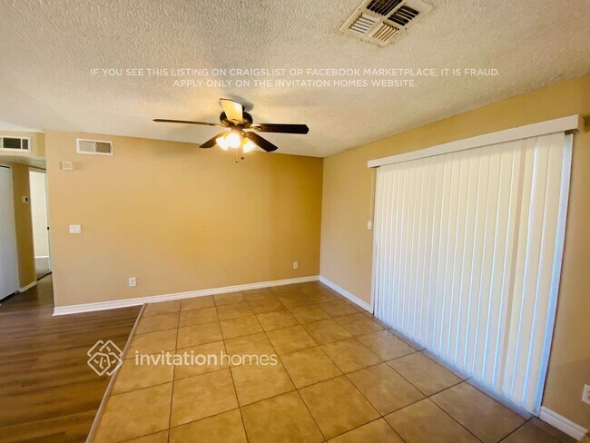 Foto del edificio - 4712 E Carson Rd