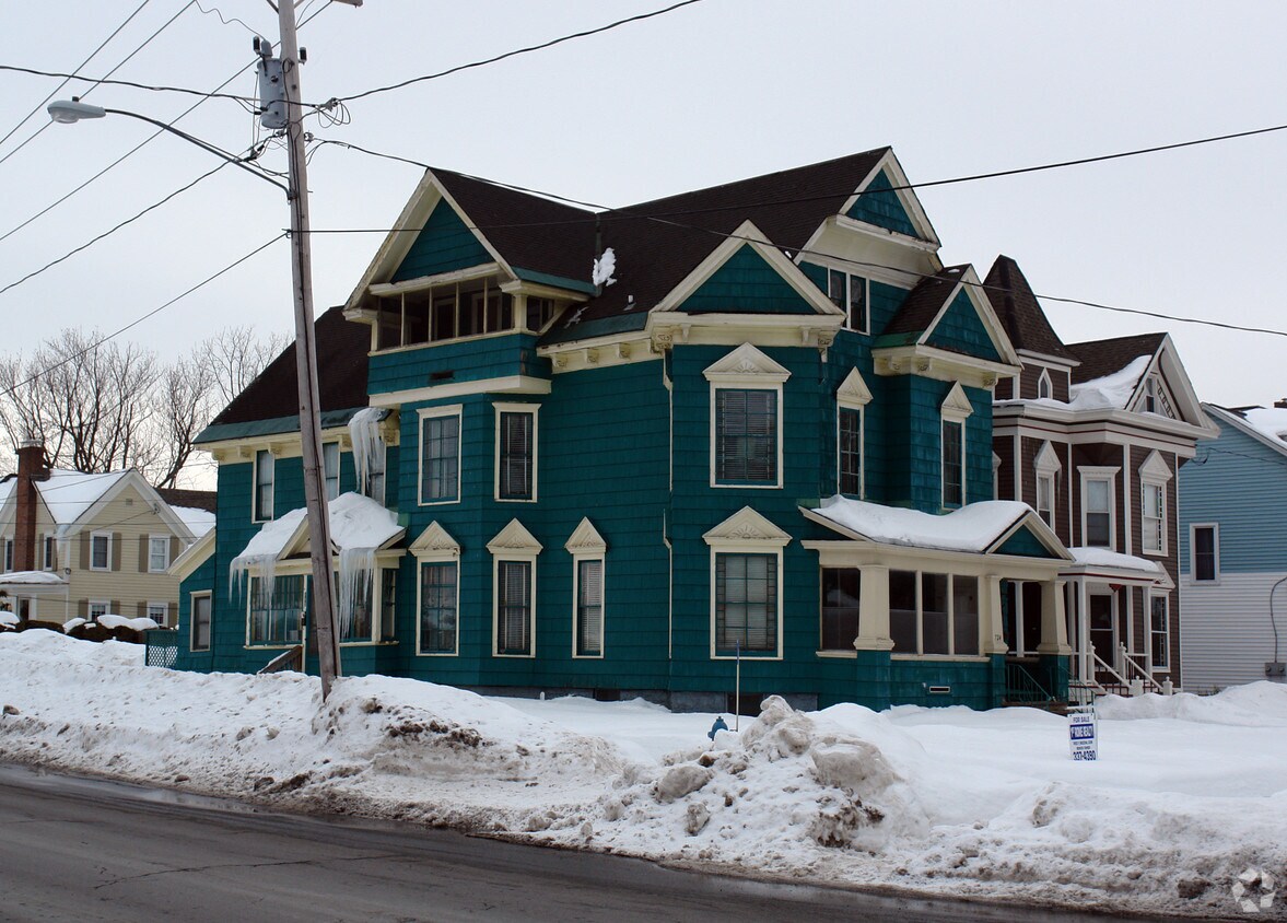 Primary Photo - 724 N Washington St