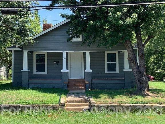Primary Photo - 1310 N Charlotte Ave