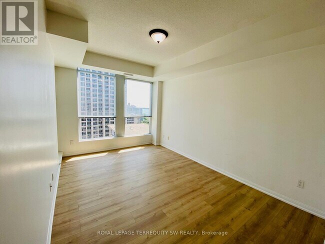 Photo du bâtiment - 628 Fleet St