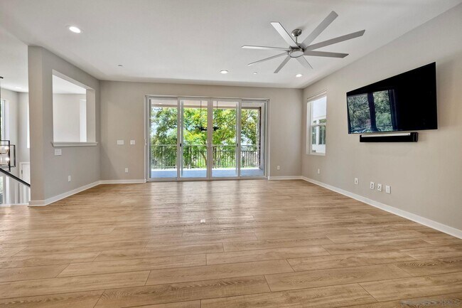 Building Photo - 16242 Camden Cir
