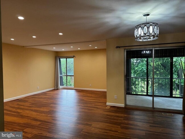 Building Photo - 12 Stonehenge Cir