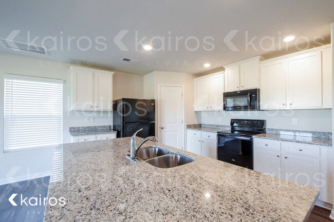 Building Photo - 304 Common Reed Dr