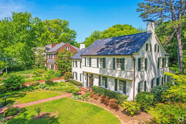 Dilworth is a quiet neighborhood in Charlotte, NC.