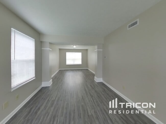 Building Photo - 5317 Mesa Verde Dr