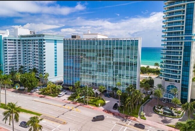 Foto del edificio - 5055 Collins Ave