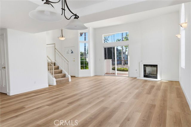 Foto del edificio - 200 N Catalina Ave