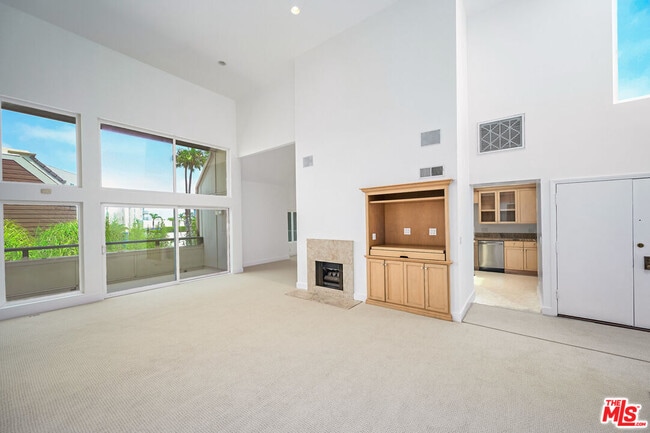 Foto del edificio - 4250 Vía Dolce