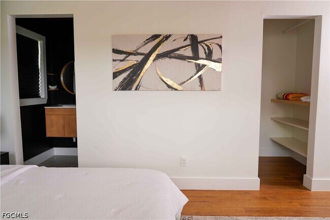 Foto del edificio - 4842 Triton Ct W
