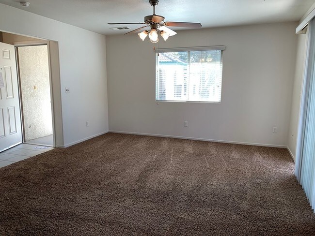 Foto del edificio - Upstairs unit available in Ashley Square!