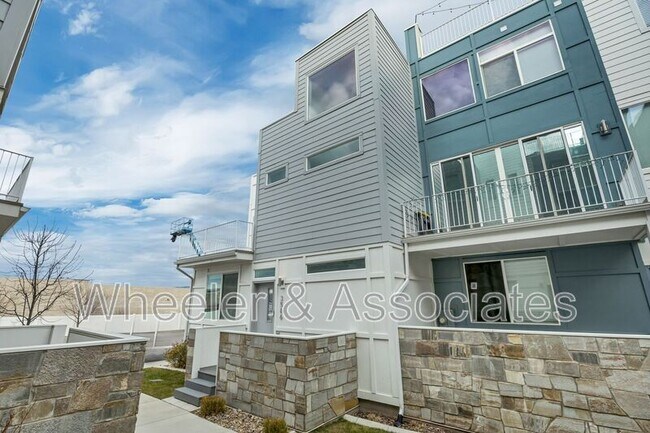 Building Photo - 3586 S Xenon Dr