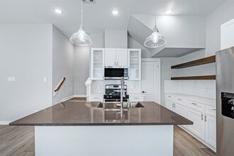 Building Photo - 8423 Berry Brush Ln