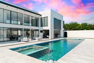 Building Photo - 1501 Ridgecrest Dr