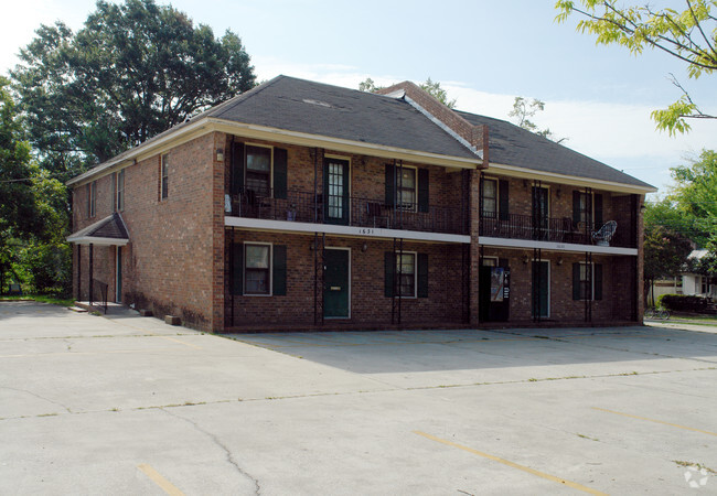 Building Photo - Walton Way Retail