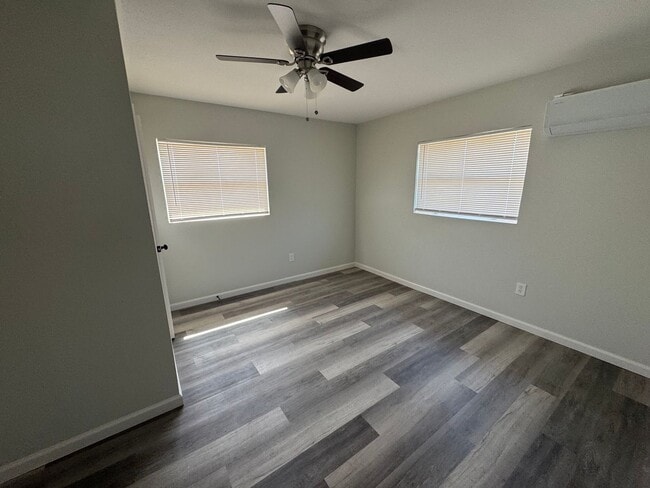 Building Photo - 2402 S 20th St