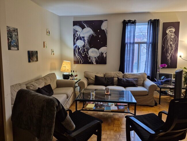 Photo du bâtiment - 3981 Av Coloniale