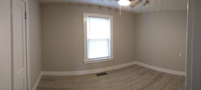 Foto del edificio - 19 Theresa Dr