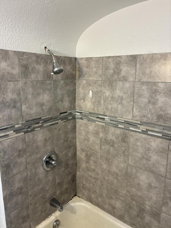 Photo - 323 Smith Way