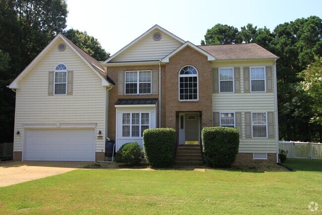 Building Photo - 2120 Benomi Dr