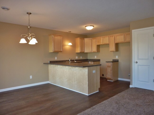 Kitchen - 272 Mound Ave