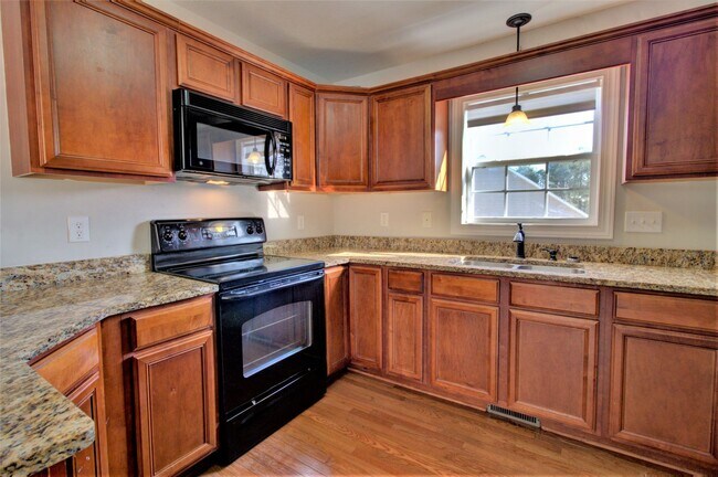 Foto del edificio - Beautiful 4 Bedroom Home in Sneads Ferry w...