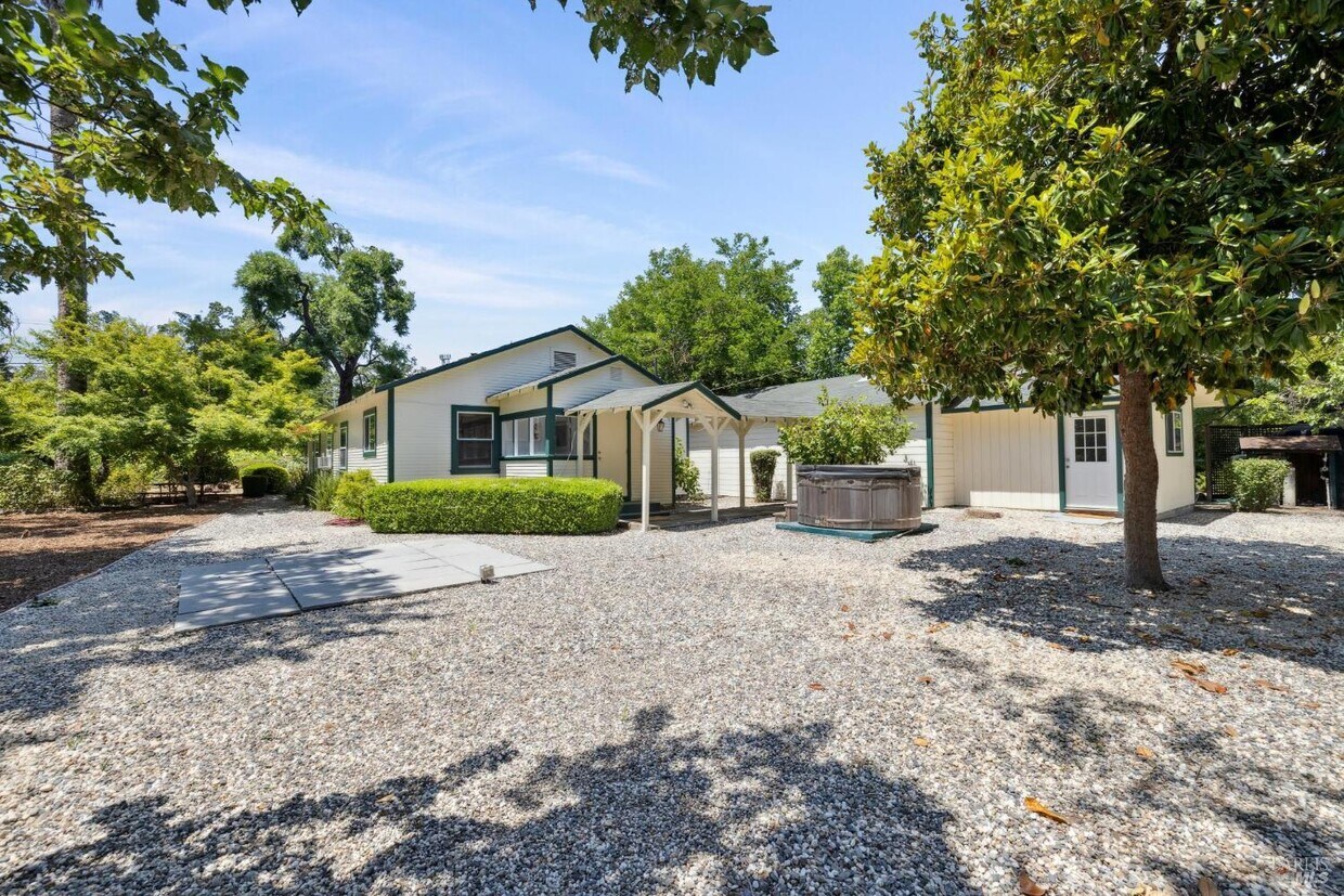 Foto principal - 7738 St Helena Hwy