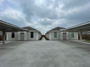 Building Photo - 912 N Kentucky St