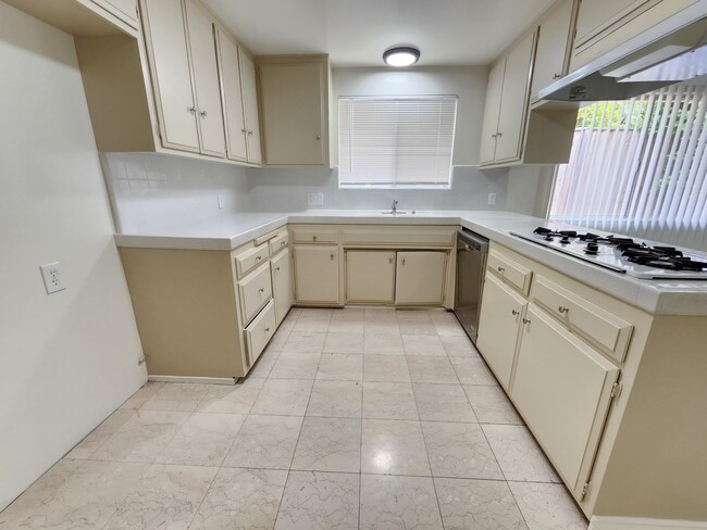 Building Photo - 336 Camino del Sol
