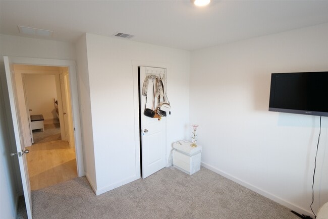 Building Photo - 1303 Lucciola Ln