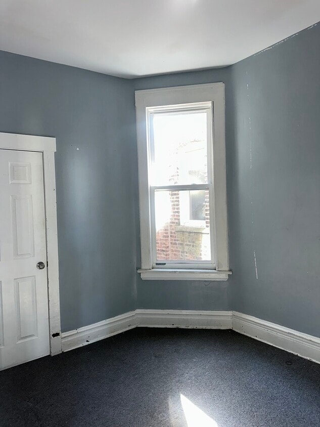 Building Photo - 4253 W Wilcox St