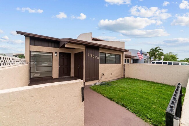 Foto del edificio - 19528 NW 55th Cir Pl
