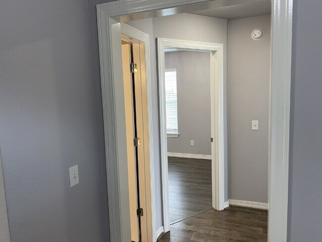 Foto del edificio - 572 Branchwood Ave