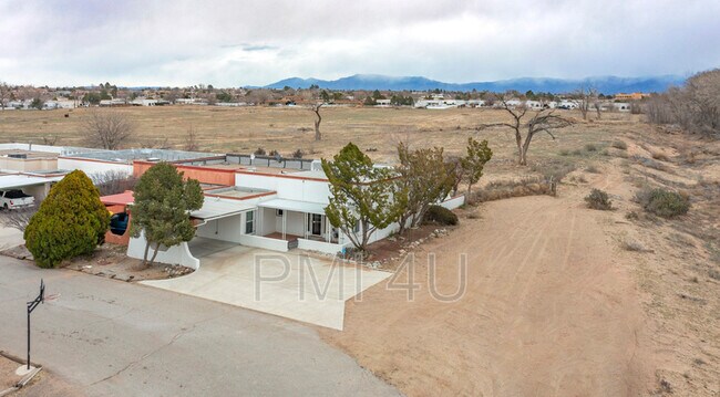 Building Photo - 708 Western Dr