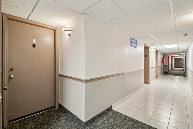 Foto del edificio - 7234 W North Ave