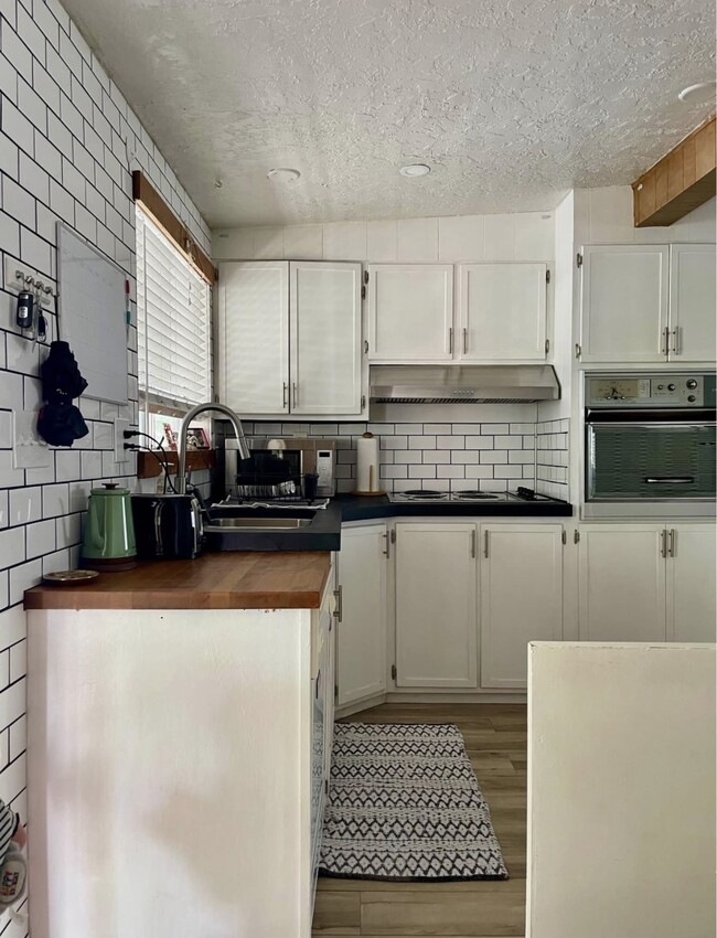 Building Photo - 165 S 600 W