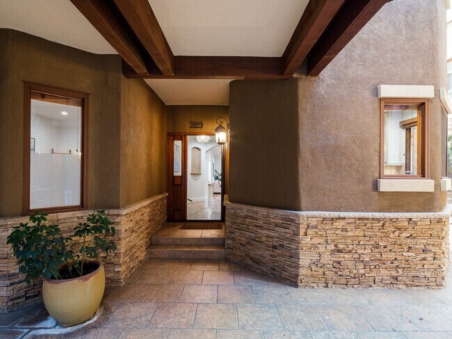 Foto del edificio - 7555 Eads Ave