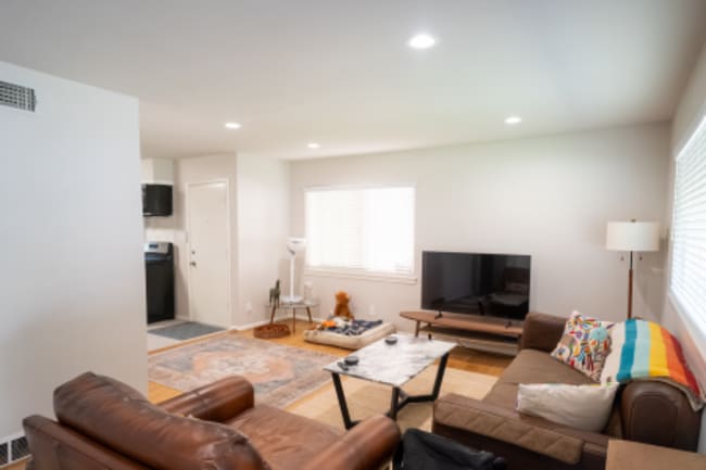 Foto del edificio - 4020 Eldridge St