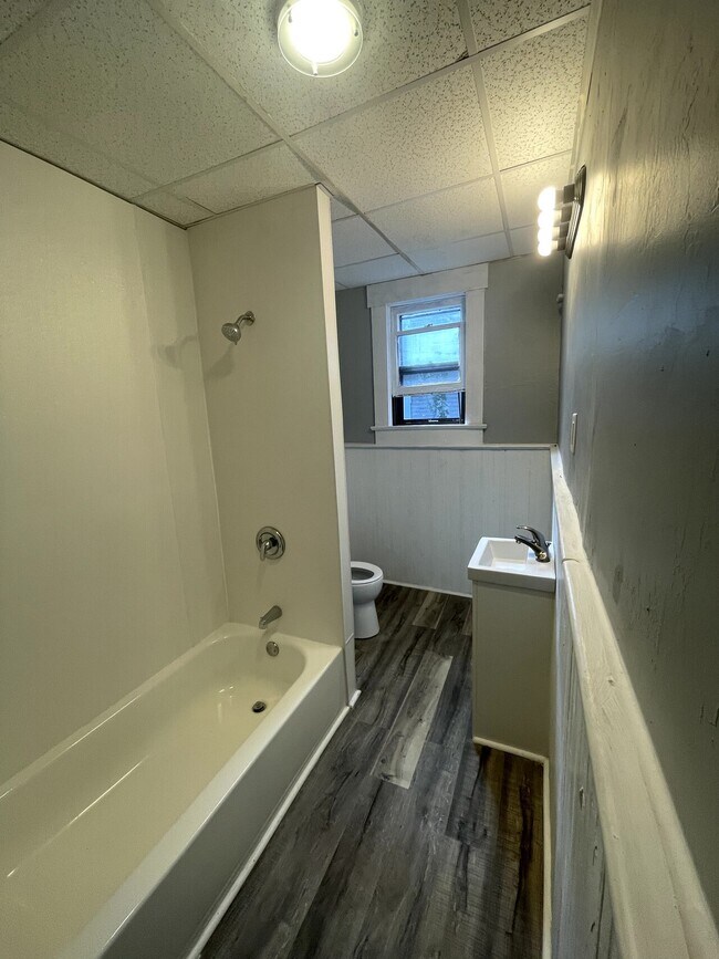 Foto del edificio - 419 W Howard