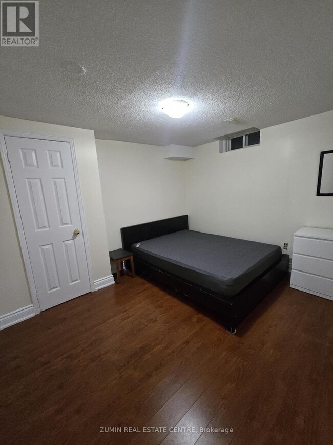 Building Photo - 5187 Springbok Crescent