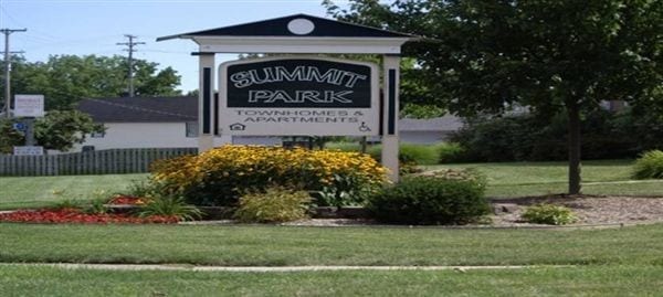 Primary Photo - 735 Summit Ave