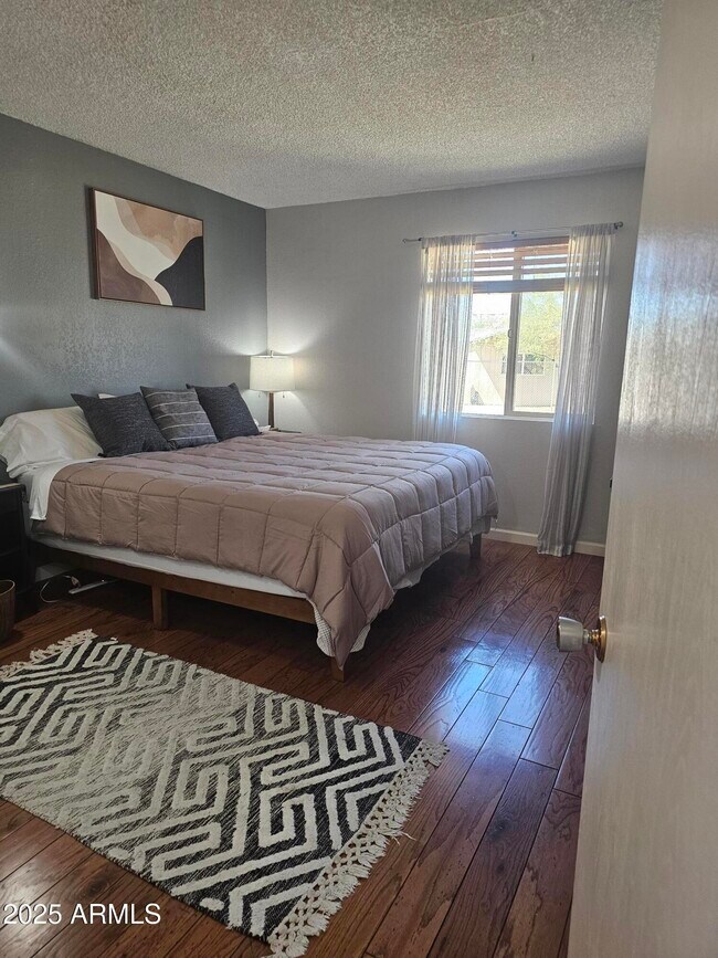 Foto del edificio - 4321 E Gardner Rd